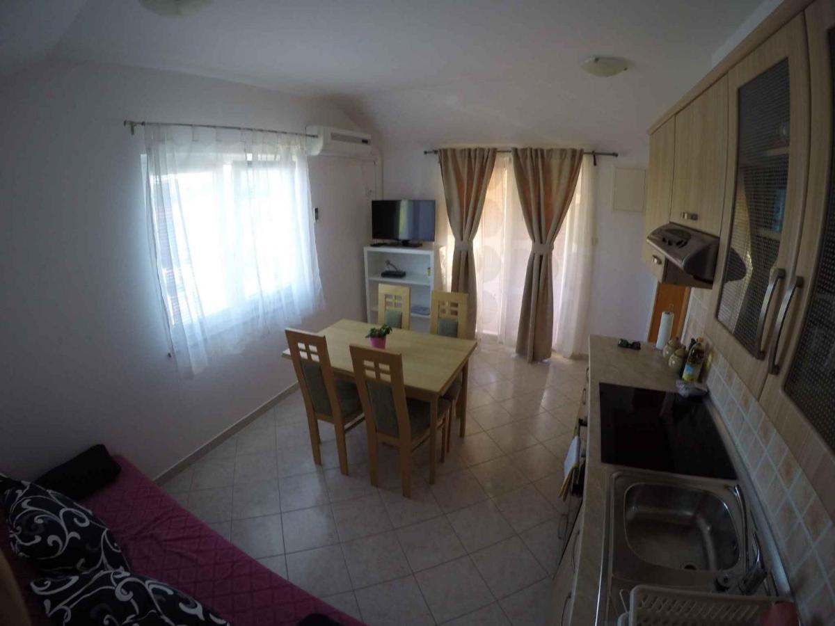 Apartment In Lopar/Insel Rab 37000 Bagian luar foto